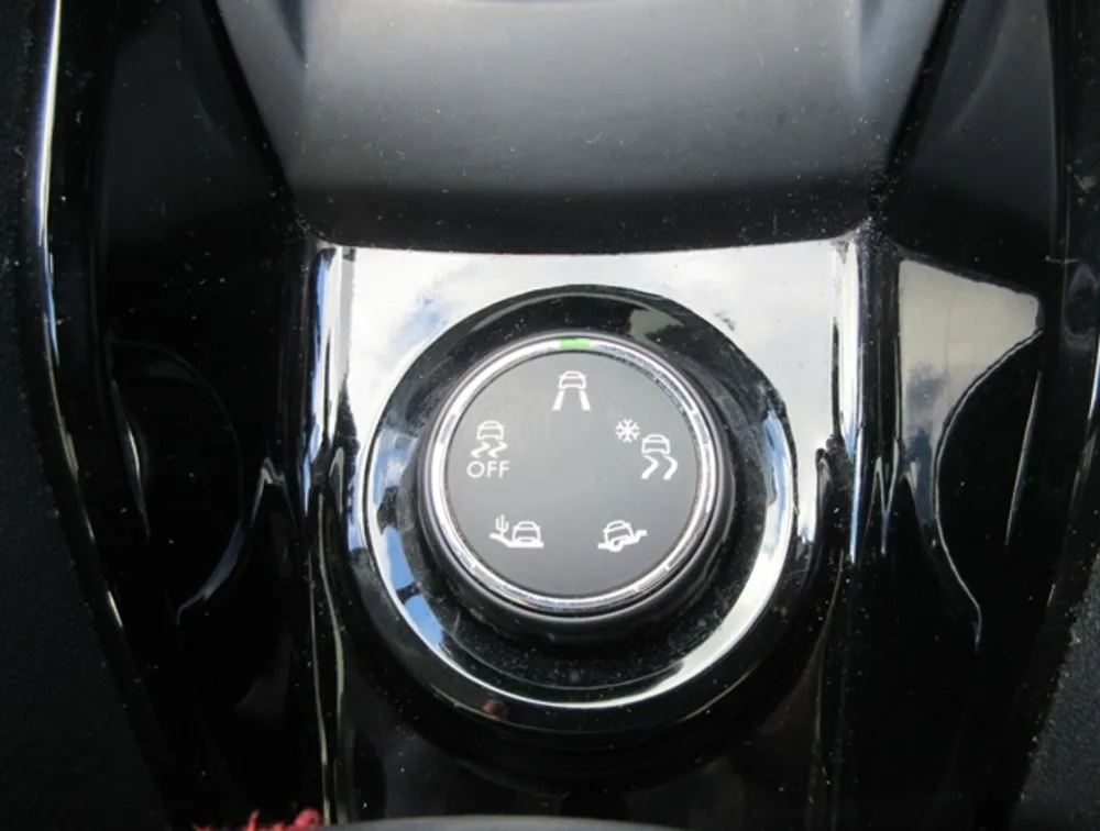 PEUGEOT 2008 GTLINE MOONROOF - PRG Motors Ltd