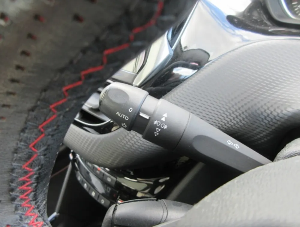 PEUGEOT 2008 GTLINE MOONROOF - PRG Motors Ltd