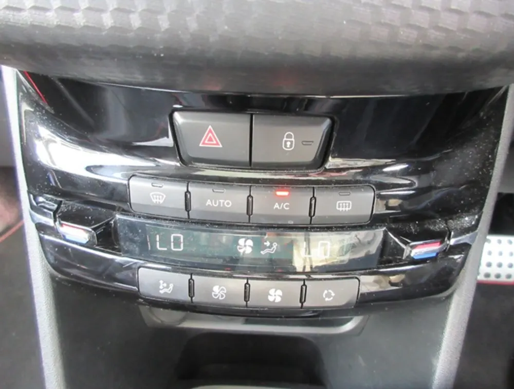 PEUGEOT 2008 GTLINE MOONROOF - PRG Motors Ltd