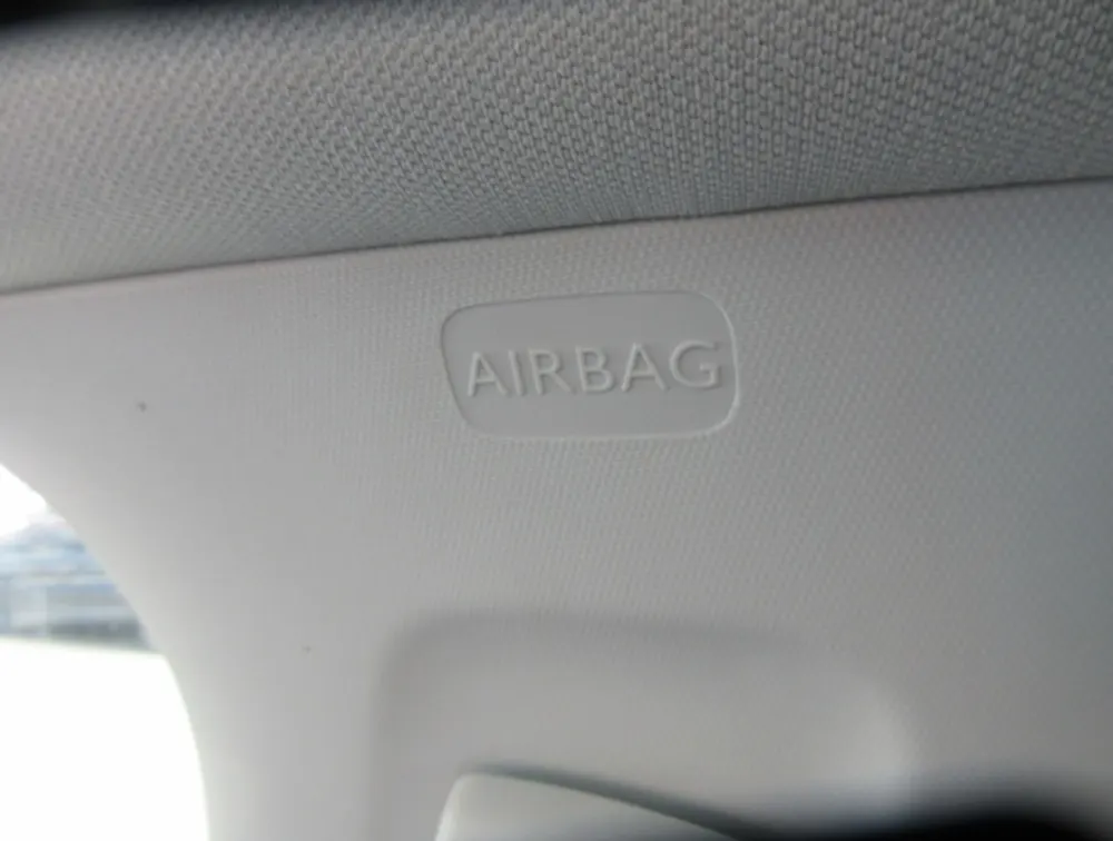 PEUGEOT 2008 GTLINE MOONROOF - PRG Motors Ltd