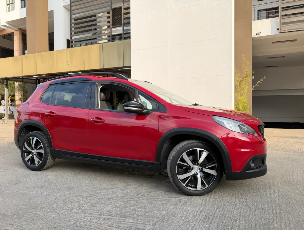 PEUGEOT 2008 GTLINE