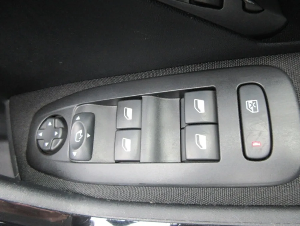 PEUGEOT 208 TECH PACK EDITION - PRG Motors Ltd