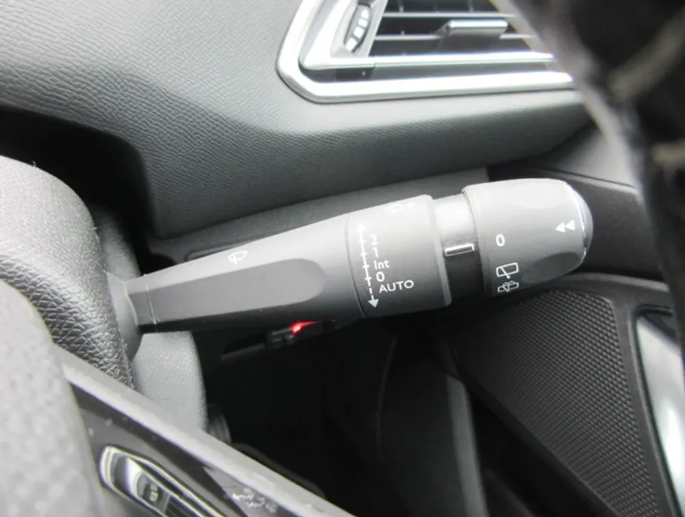 PEUGEOT 308 S/WAGON MOONROOF - PRG Motors Ltd