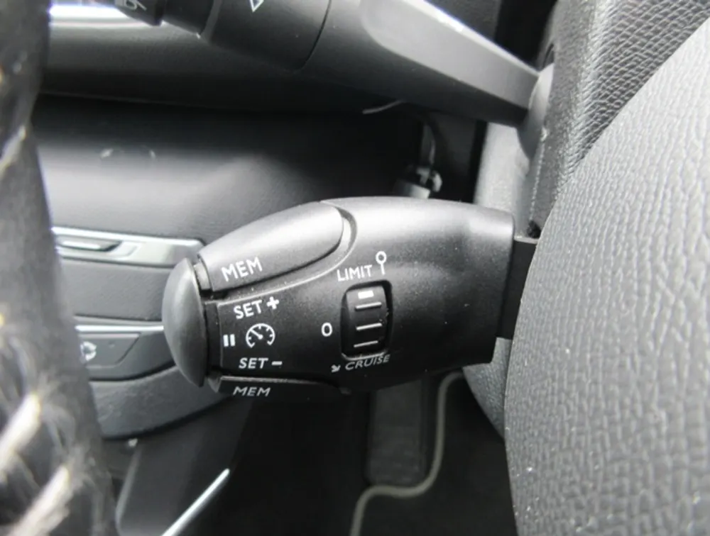 PEUGEOT 308 S/WAGON MOONROOF - PRG Motors Ltd