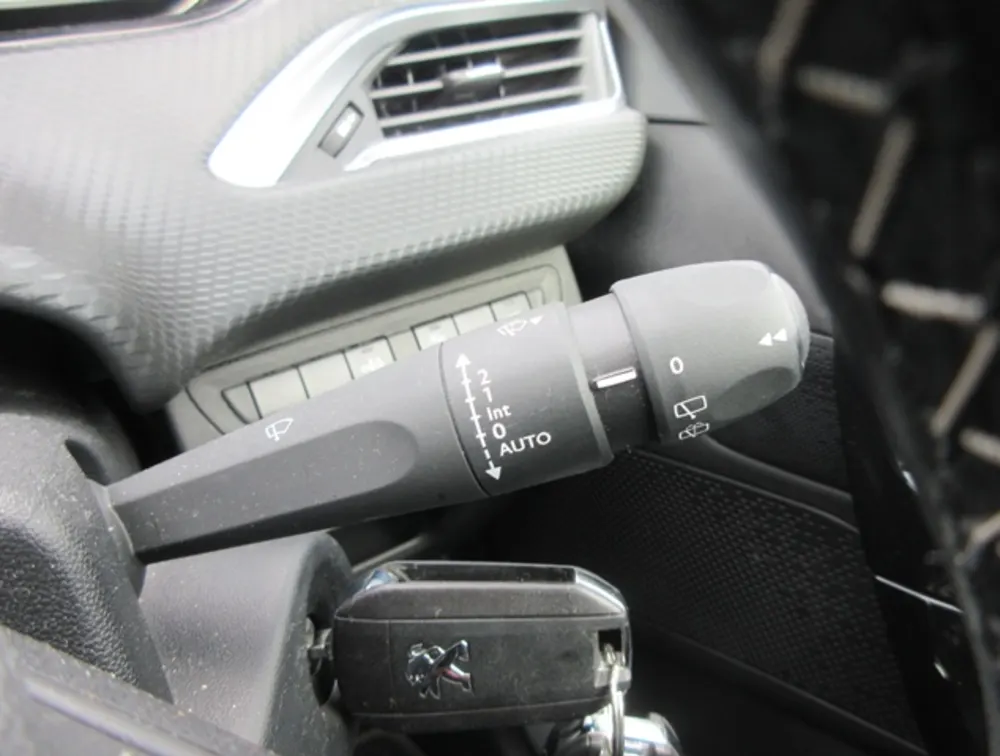 PEUGEOT 208 ALLURE - PRG Motors Ltd