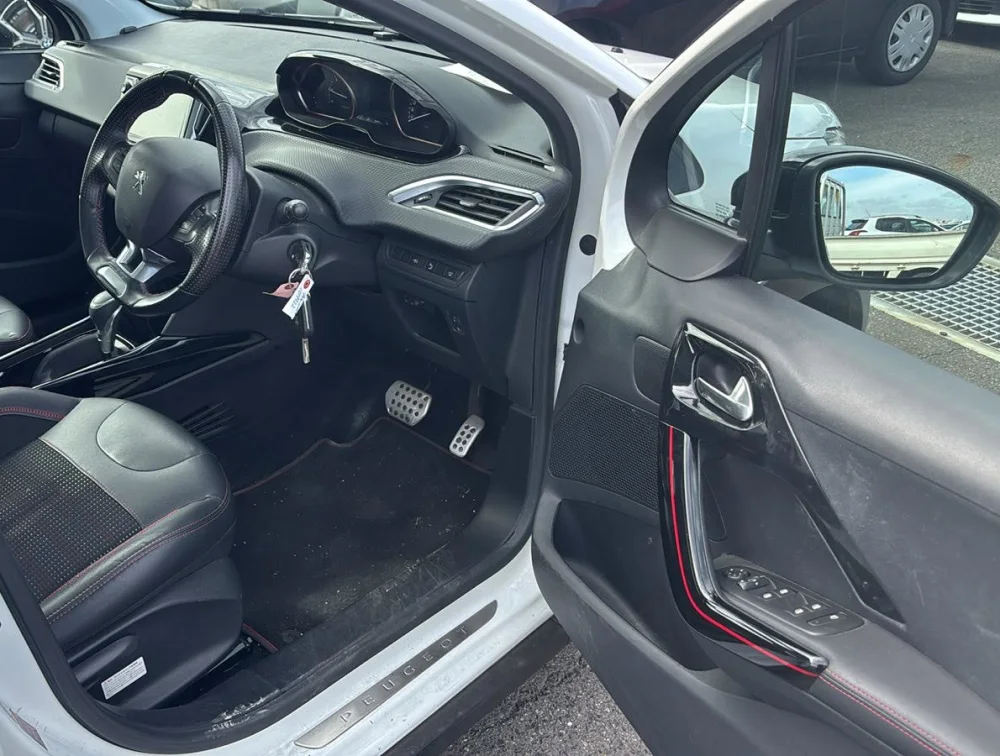 PEUGEOT 2008 GTLINE MOONROOF - PRG Motors Ltd