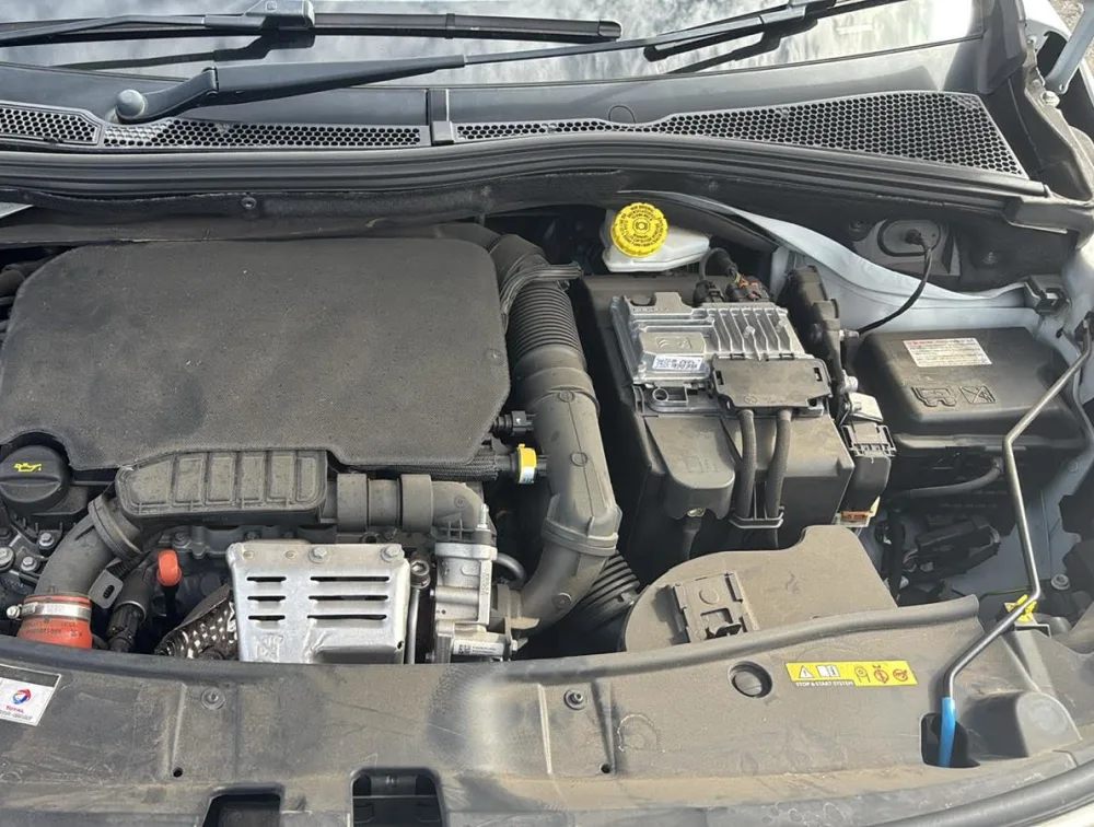 PEUGEOT 2008 GTLINE MOONROOF - PRG Motors Ltd