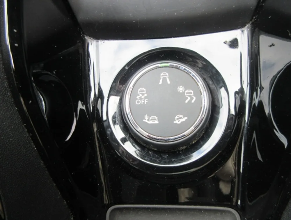 PEUGEOT 2008 GTLINE MOONROOF - PRG Motors Ltd