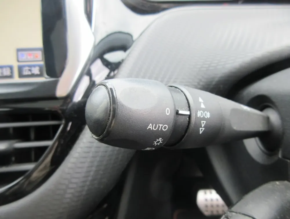 PEUGEOT 2008 GTLINE MOONROOF - PRG Motors Ltd