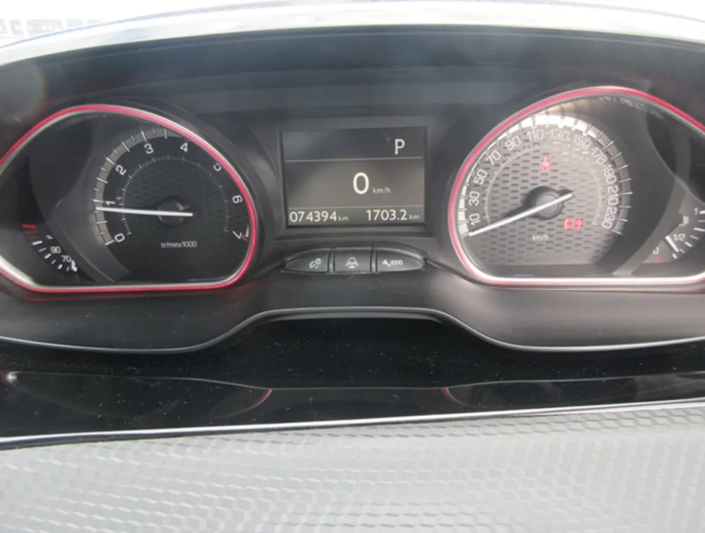 PEUGEOT 2008 GTLINE MOONROOF - PRG Motors Ltd