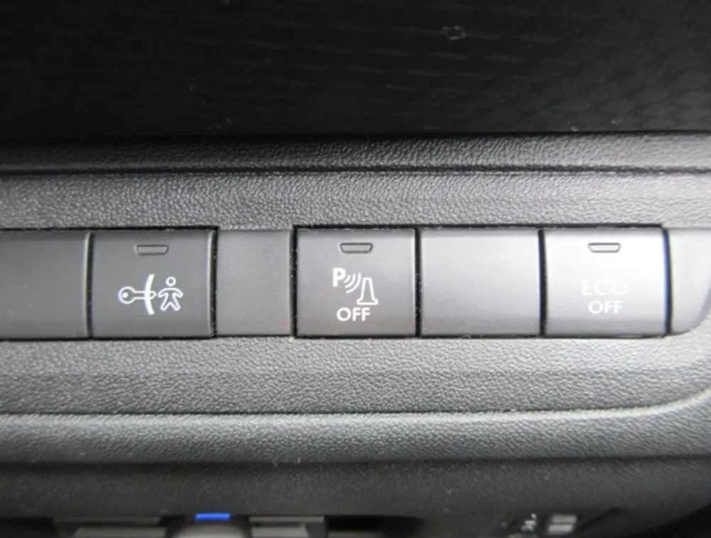 PEUGEOT 2008 GTLINE MOONROOF - PRG Motors Ltd