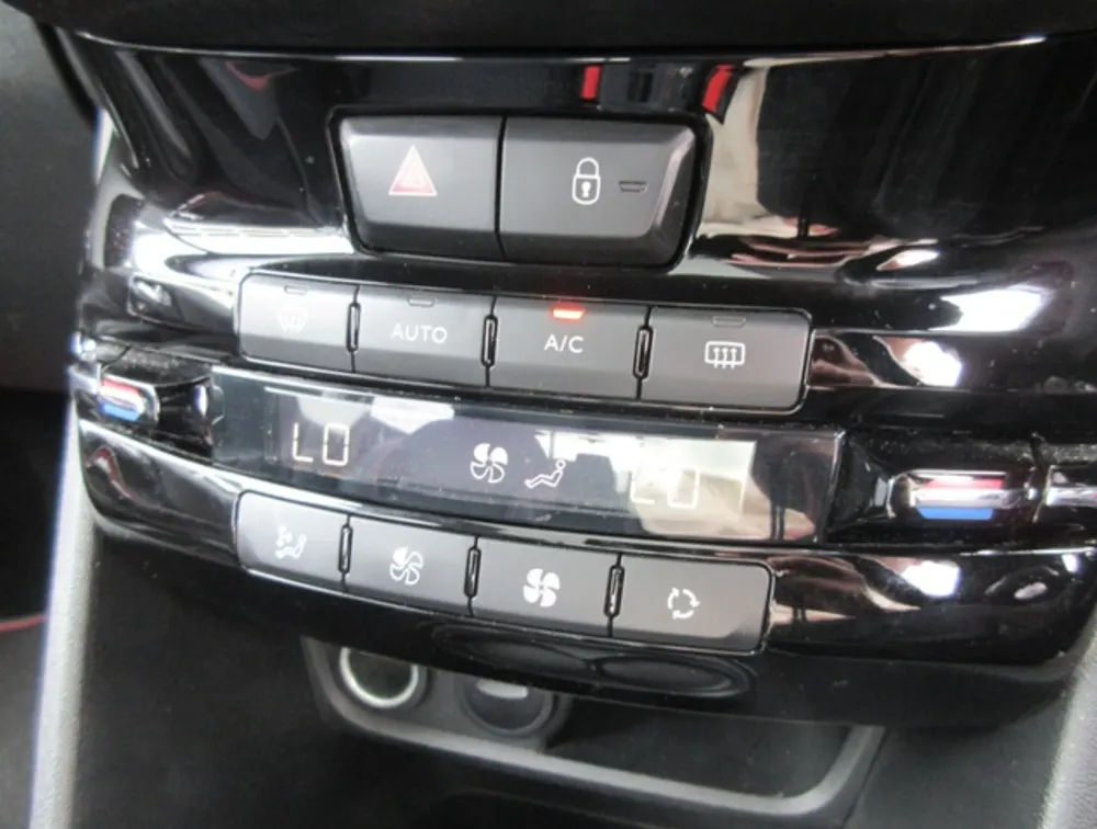 PEUGEOT 2008 GTLINE MOONROOF - PRG Motors Ltd