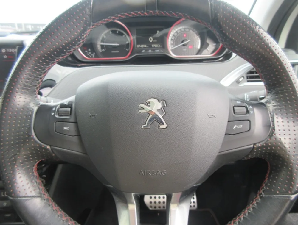 PEUGEOT 2008 GTLINE MOONROOF - PRG Motors Ltd