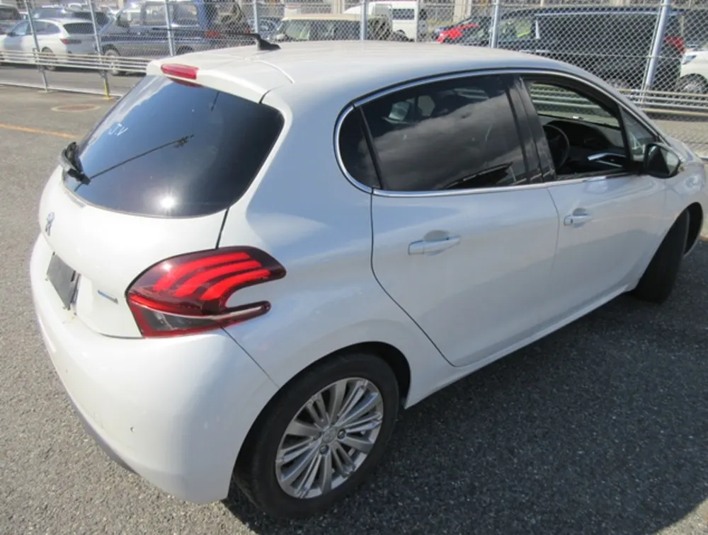 PEUGEOT 208 ALLURE - PRG Motors Ltd