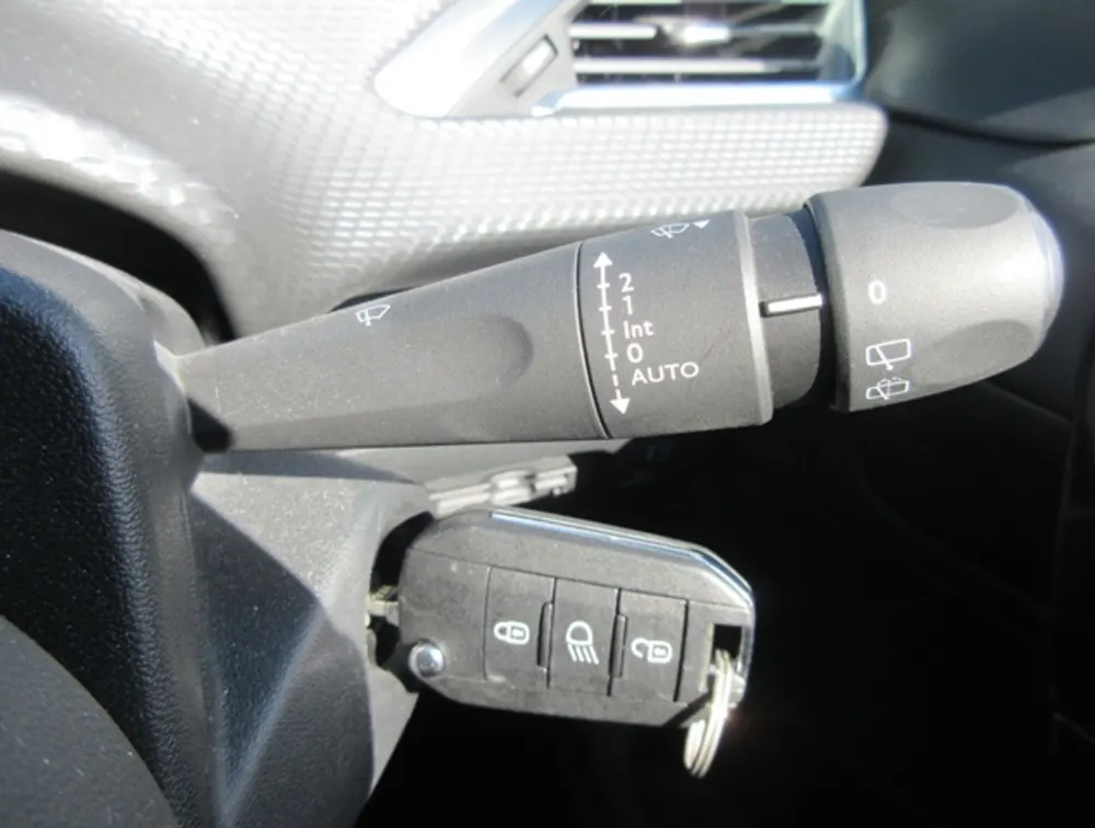 PEUGEOT 208 ALLURE - PRG Motors Ltd