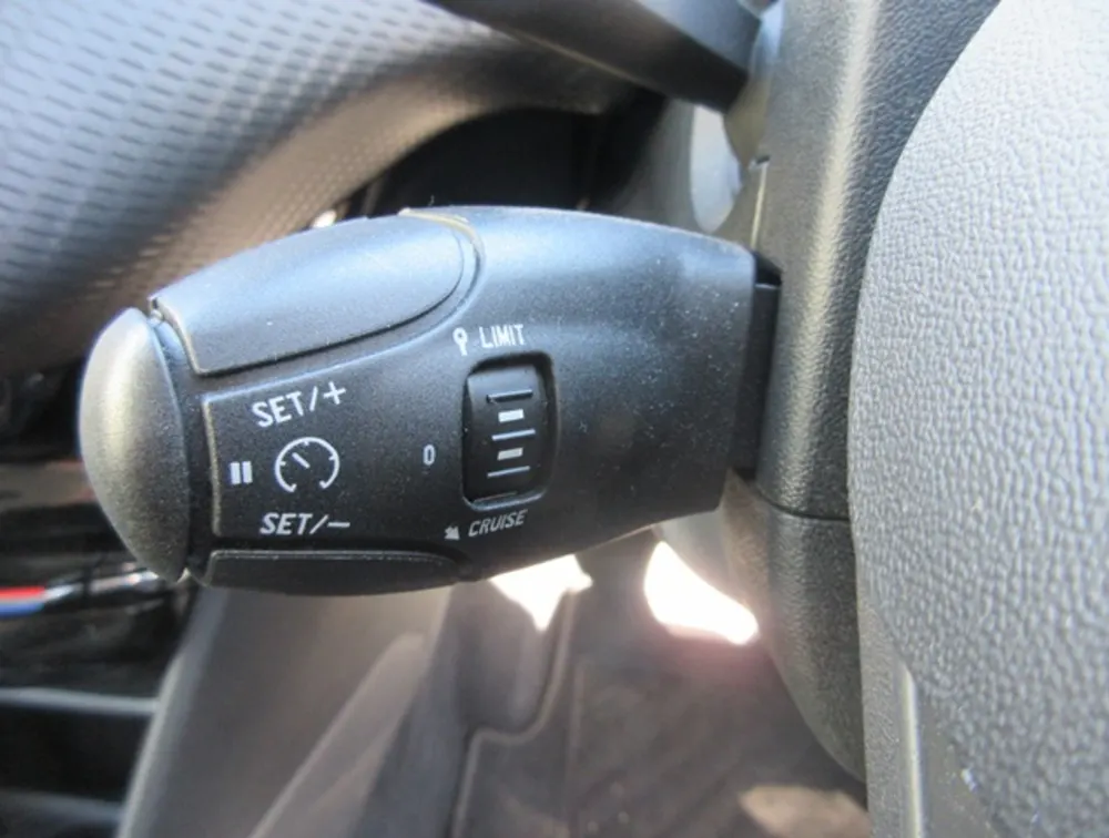 PEUGEOT 208 ALLURE - PRG Motors Ltd