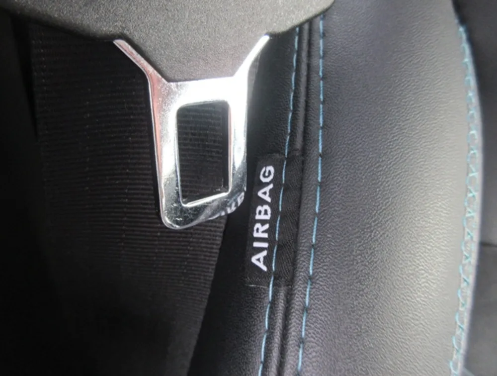 PEUGEOT 2008 CROSSCITY MOONROOF - PRG Motors Ltd