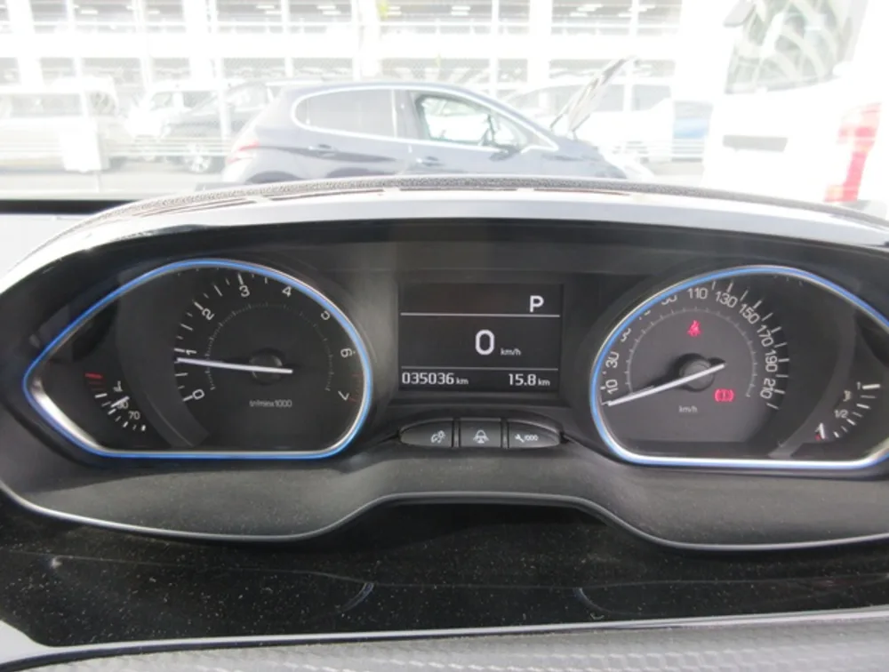 PEUGEOT 2008 CROSSCITY MOONROOF - PRG Motors Ltd