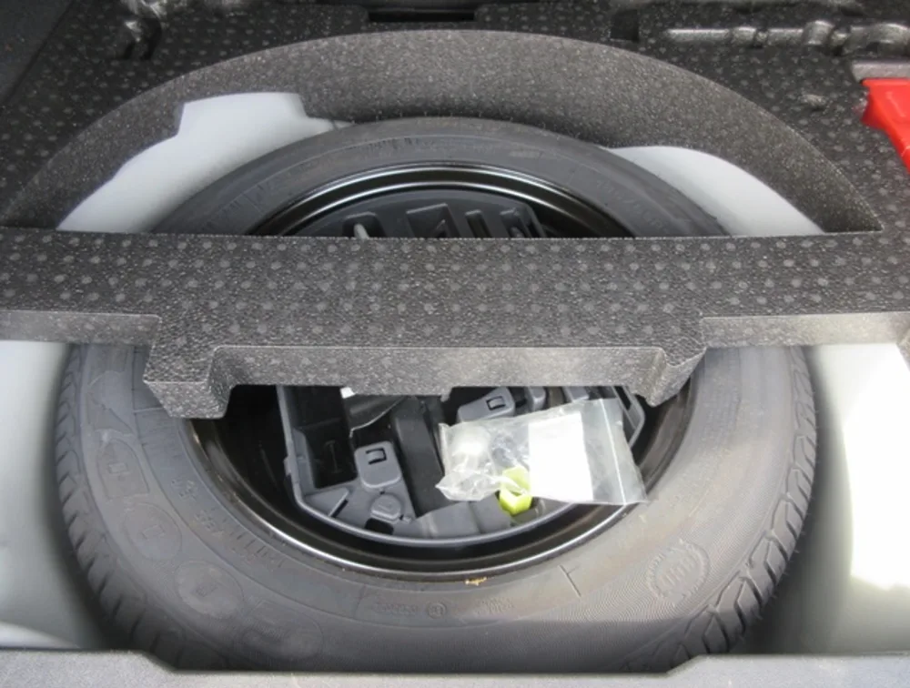 PEUGEOT 2008 CROSSCITY MOONROOF - PRG Motors Ltd