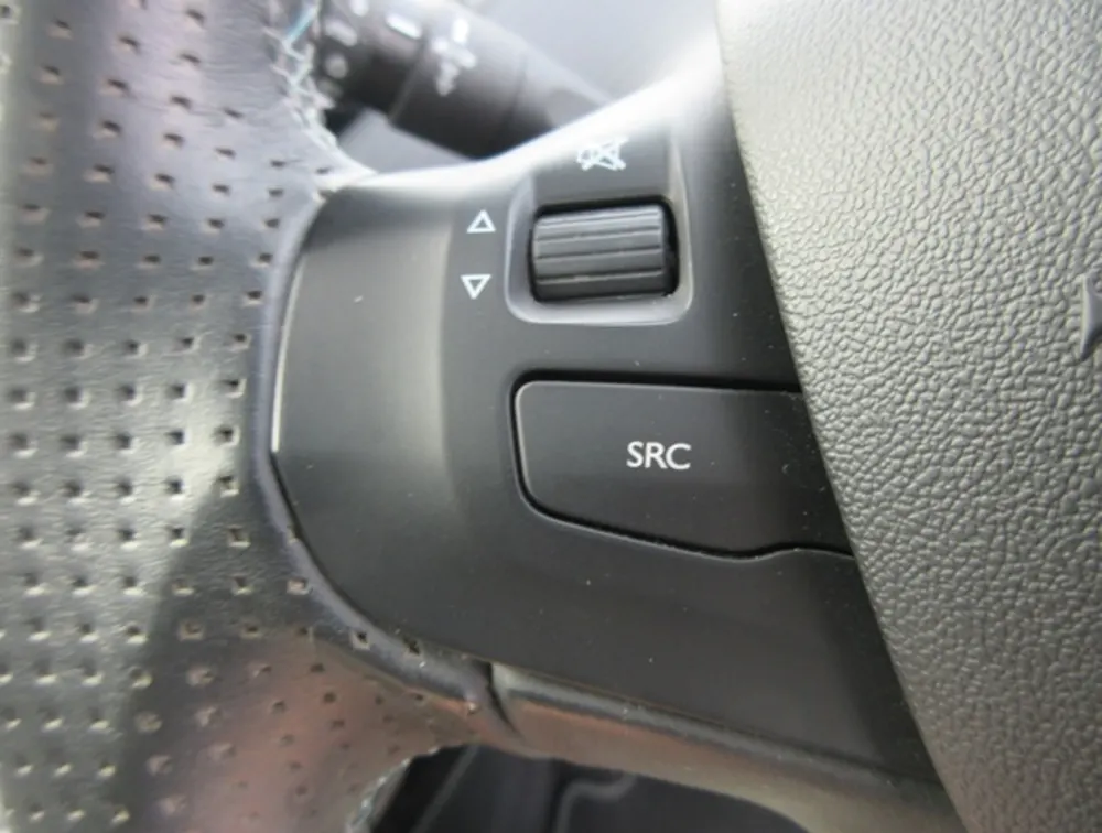 PEUGEOT 2008 CROSSCITY MOONROOF - PRG Motors Ltd