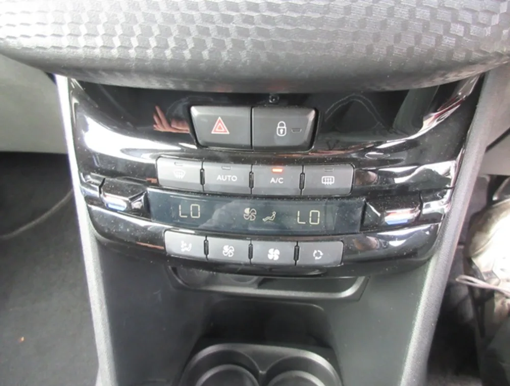 PEUGEOT 208 TECH PACK EDITION - PRG Motors Ltd