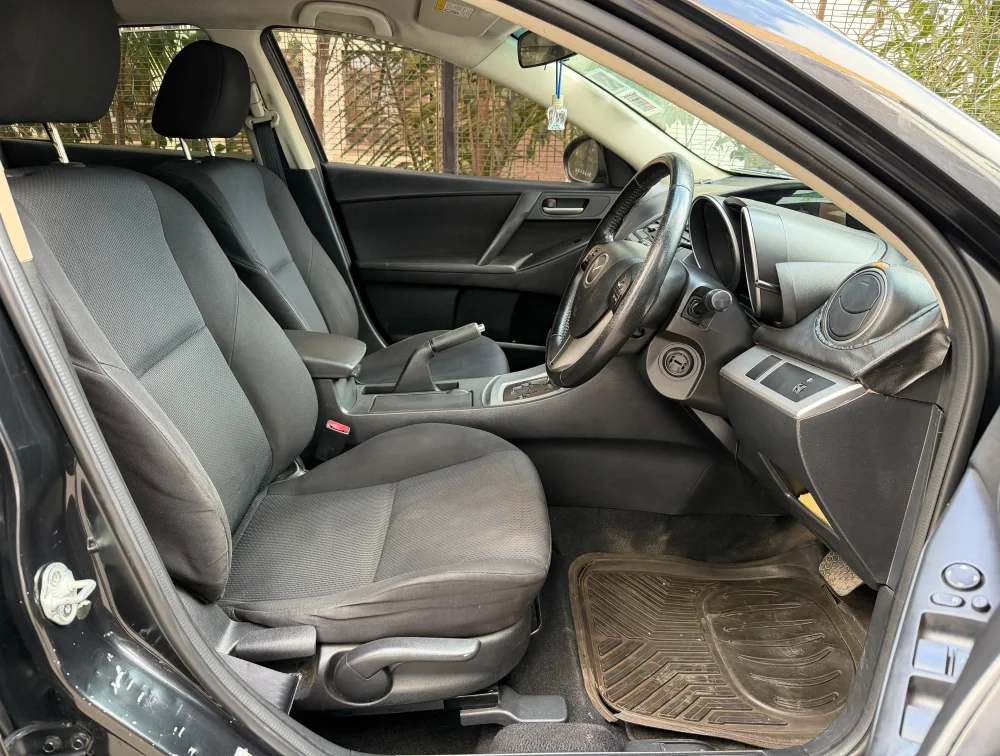 MAZDA AXELA HATCHBACK  - PRG Motors Ltd