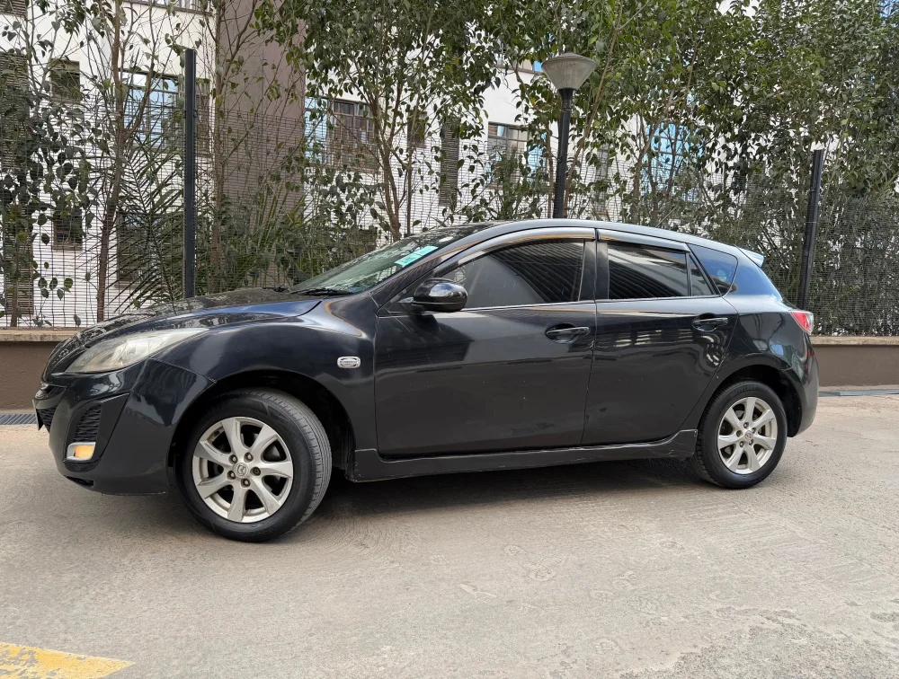 MAZDA AXELA HATCHBACK  - PRG Motors Ltd