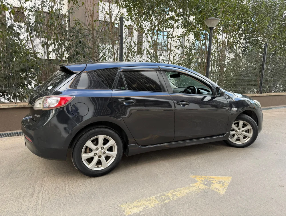 MAZDA AXELA HATCHBACK  - PRG Motors Ltd