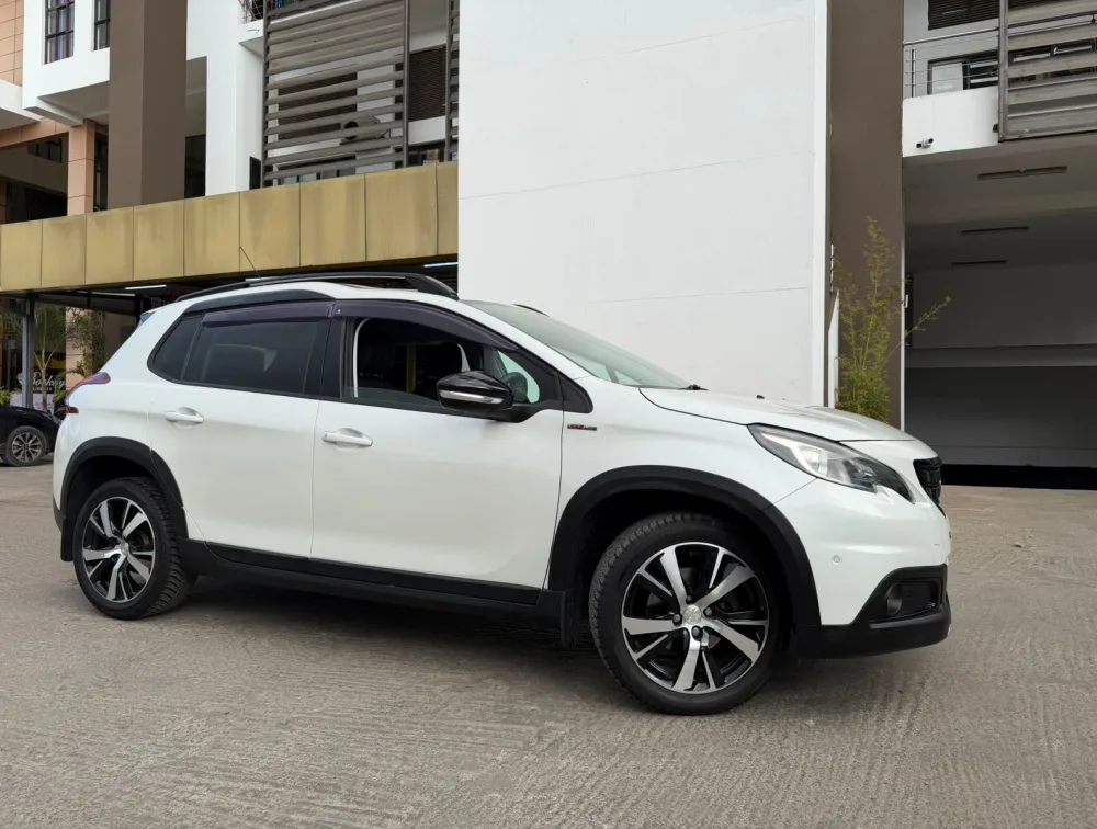 PEUGEOT 2008 GTLINE