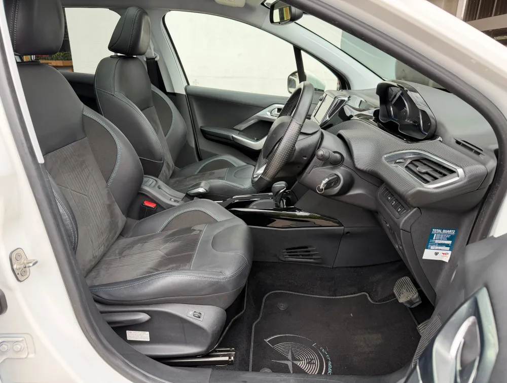 PEUGEOT 2008 CROSSCITY MOONROOF - PRG Motors Ltd