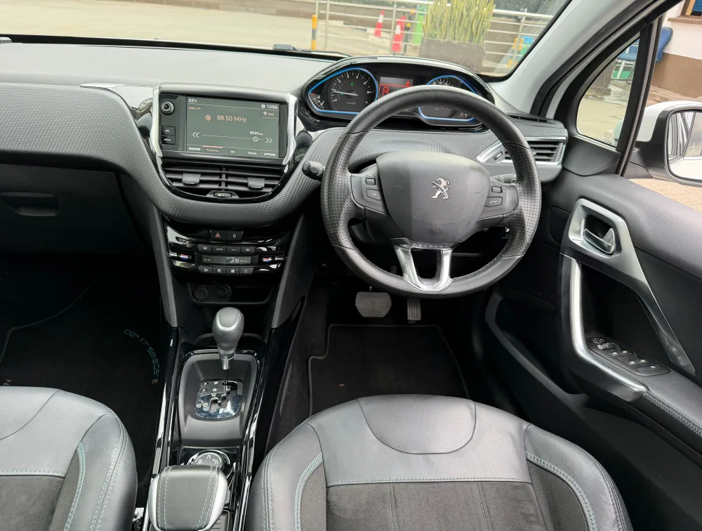 PEUGEOT 2008 CROSSCITY MOONROOF - PRG Motors Ltd