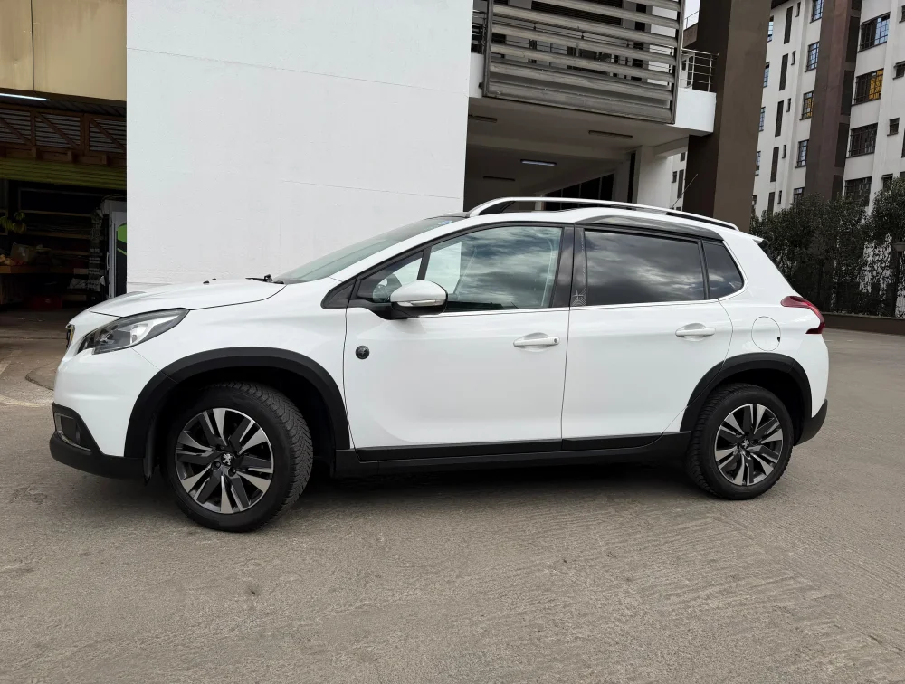 PEUGEOT 2008 CROSSCITY MOONROOF - PRG Motors Ltd