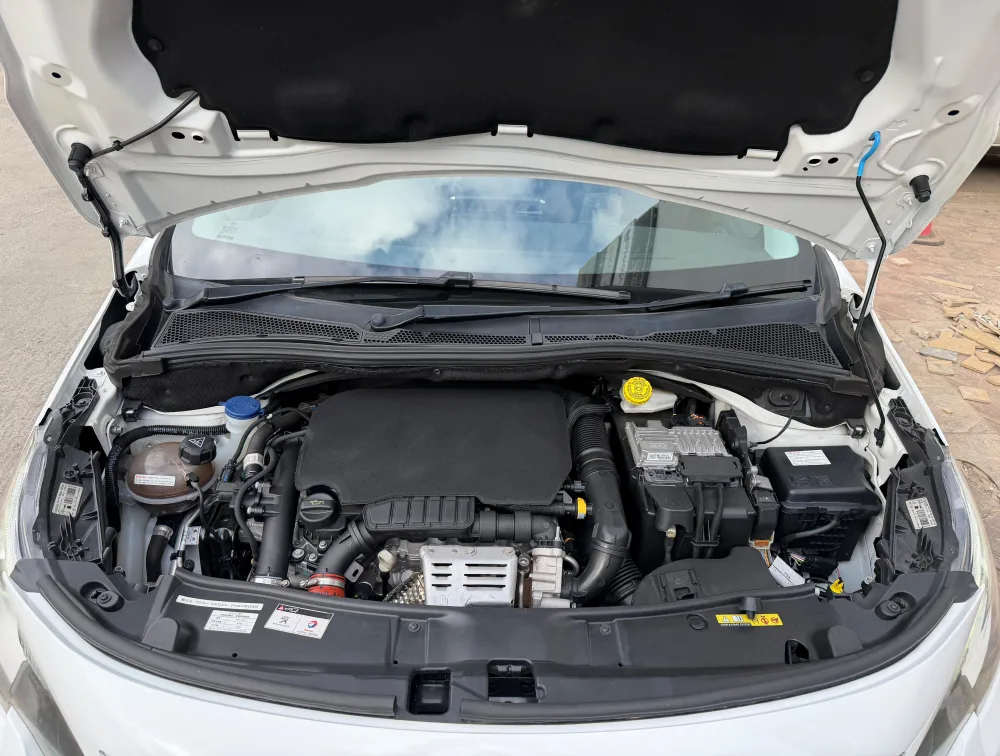 PEUGEOT 2008 CROSSCITY MOONROOF - PRG Motors Ltd