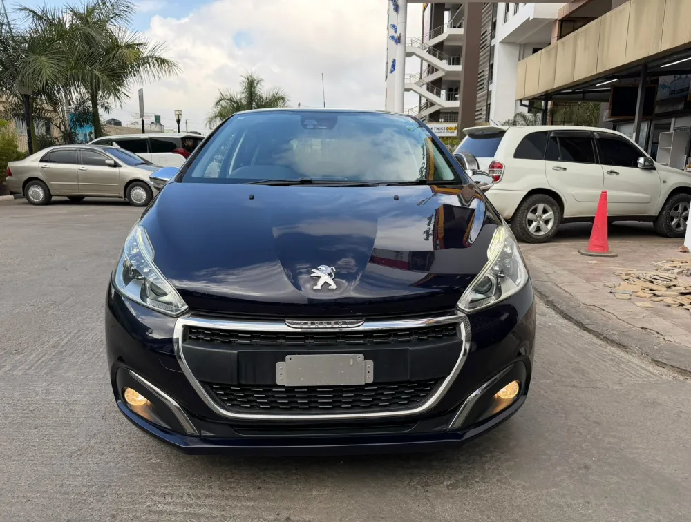 PEUGEOT 208 TECH EDITION LEATHER SEATS - PRG Motors Ltd