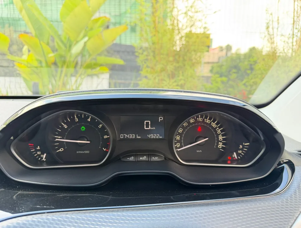 PEUGEOT 208 TECH EDITION LEATHER SEATS - PRG Motors Ltd