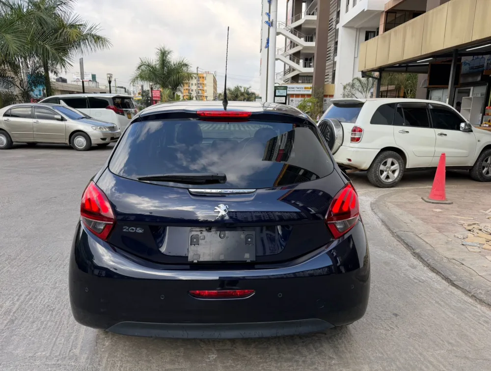 PEUGEOT 208 TECH EDITION LEATHER SEATS - PRG Motors Ltd