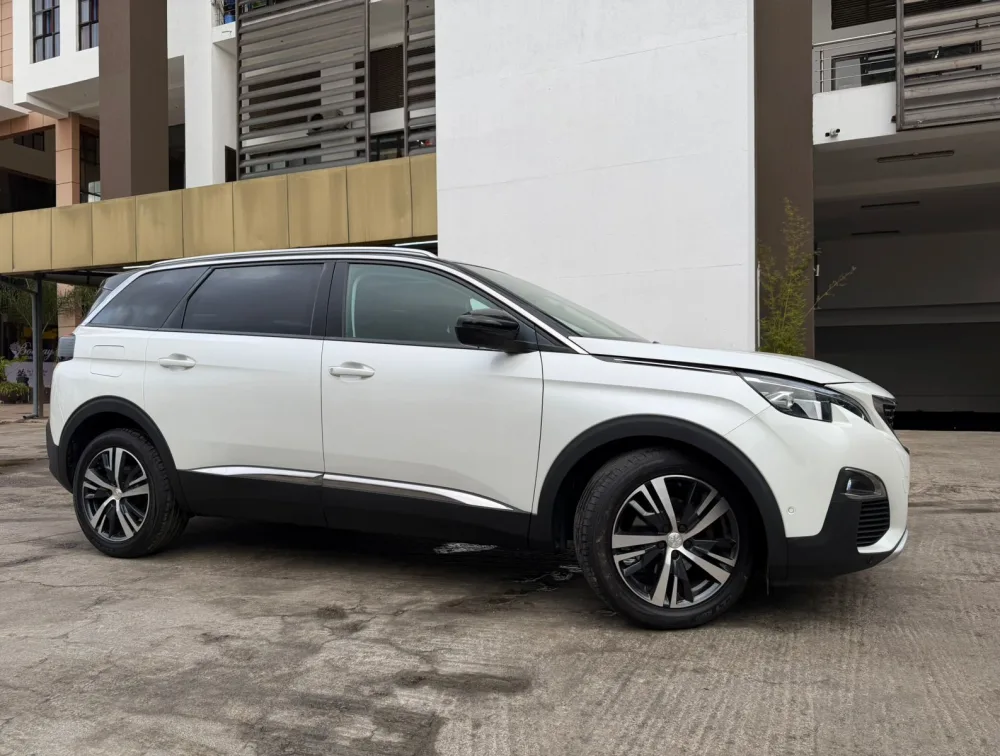 PEUGEOT 5008 ALLURE