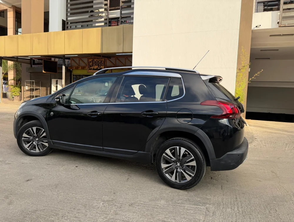 PEUGEOT 2008 CROSSCITY MOONROOF - PRG Motors Ltd