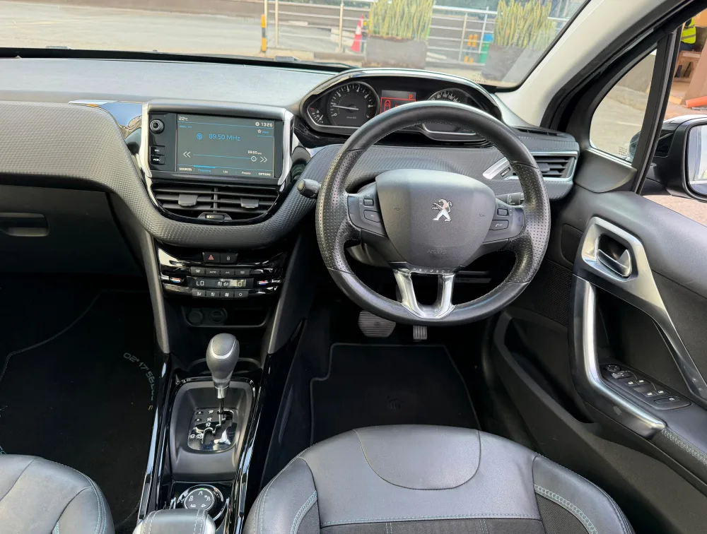 PEUGEOT 2008 CROSSCITY MOONROOF - PRG Motors Ltd