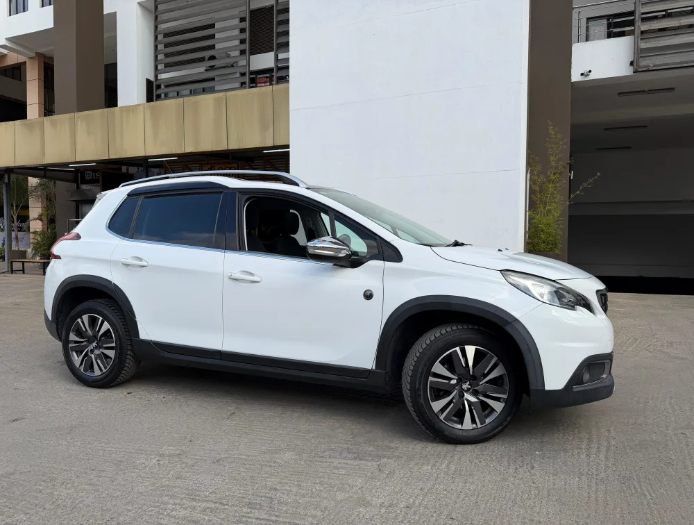 PEUGEOT 2008 CROSSCITY MOONROOF