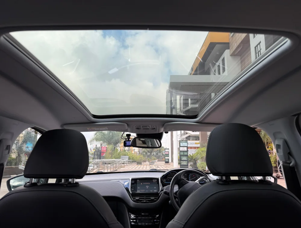 PEUGEOT 2008 CROSSCITY MOONROOF - PRG Motors Ltd