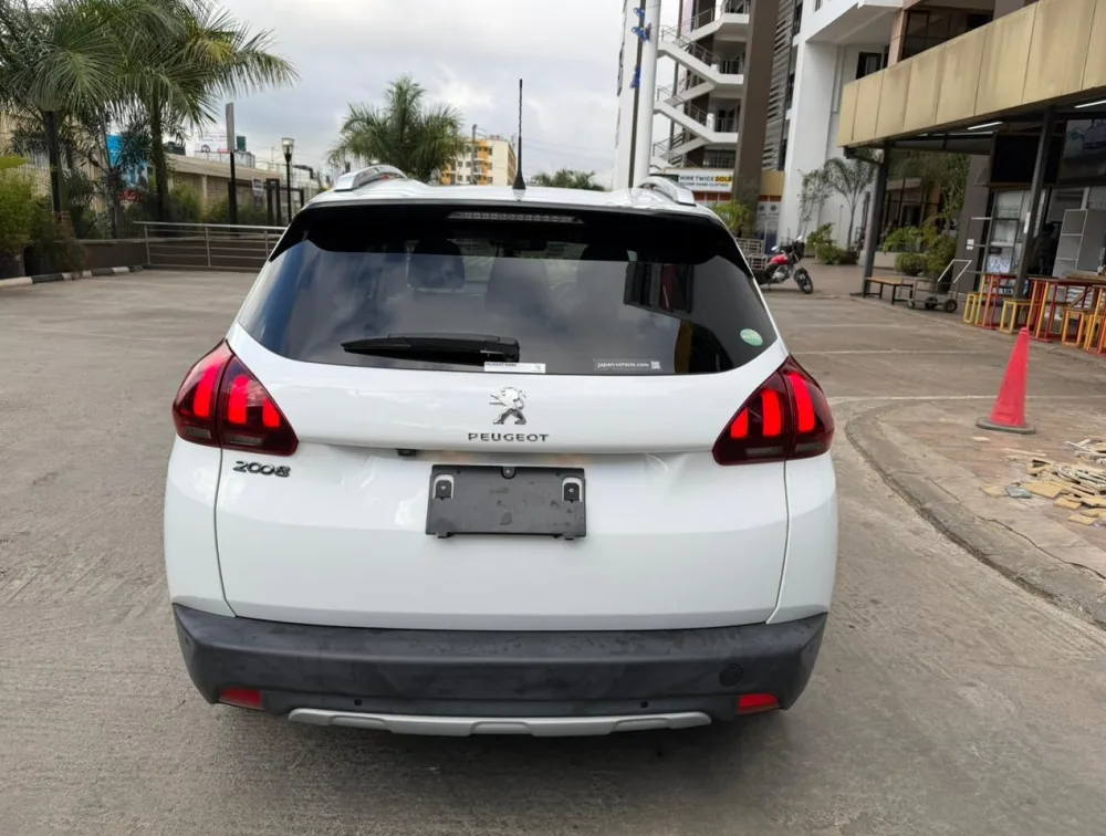PEUGEOT 2008 CROSSCITY MOONROOF - PRG Motors Ltd