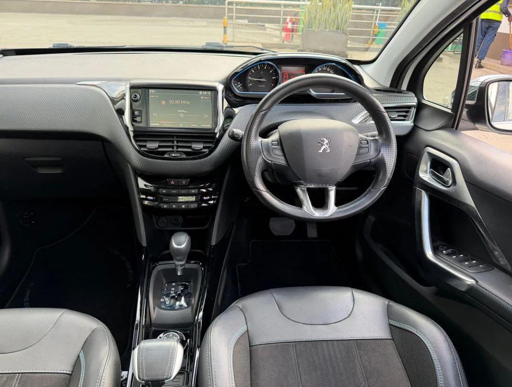PEUGEOT 2008 CROSSCITY MOONROOF - PRG Motors Ltd