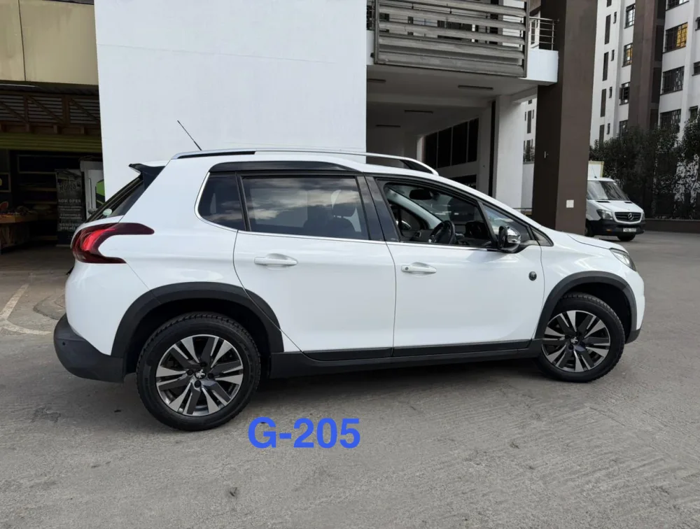 PEUGEOT 2008 CROSSCITY MOONROOF - PRG Motors Ltd