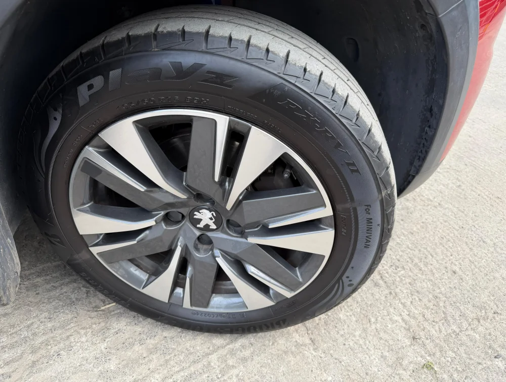 PEUGEOT 2008 CROSSCITY MOONROOF - PRG Motors Ltd