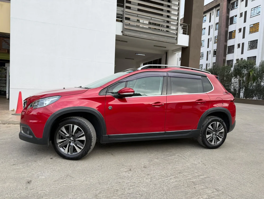 PEUGEOT 2008 CROSSCITY MOONROOF - PRG Motors Ltd
