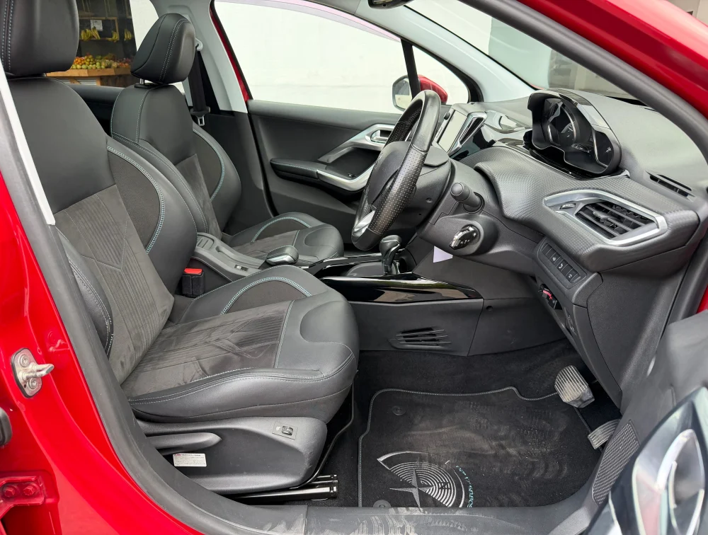 PEUGEOT 2008 CROSSCITY MOONROOF - PRG Motors Ltd