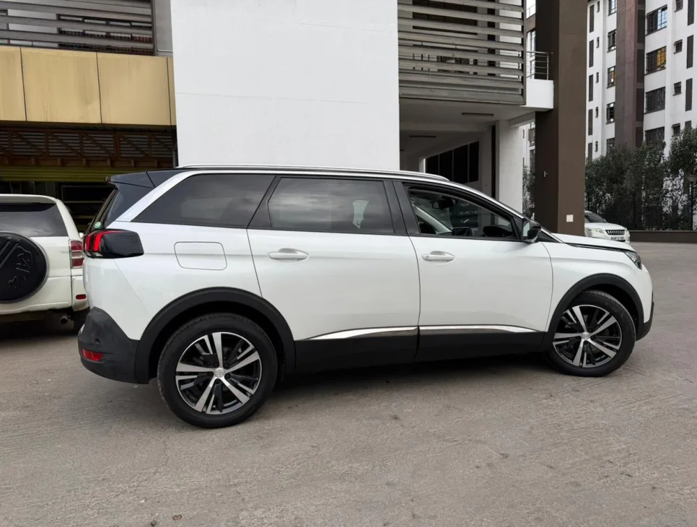 PEUGEOT 5008 ALLURE SUNROOF - PRG Motors Ltd