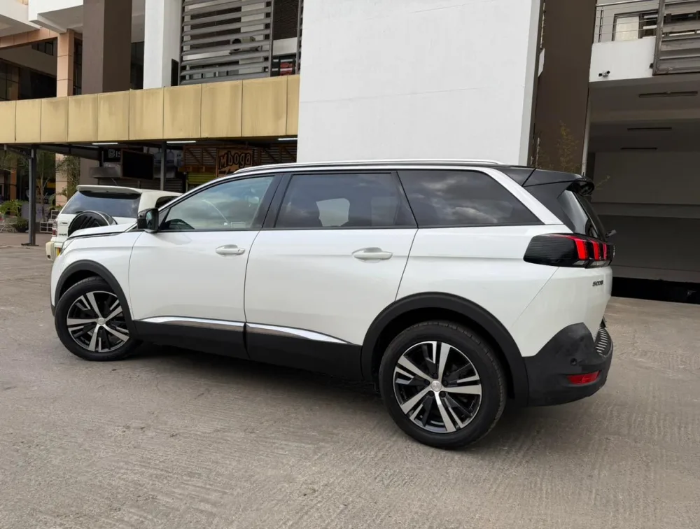 PEUGEOT 5008 ALLURE SUNROOF - PRG Motors Ltd