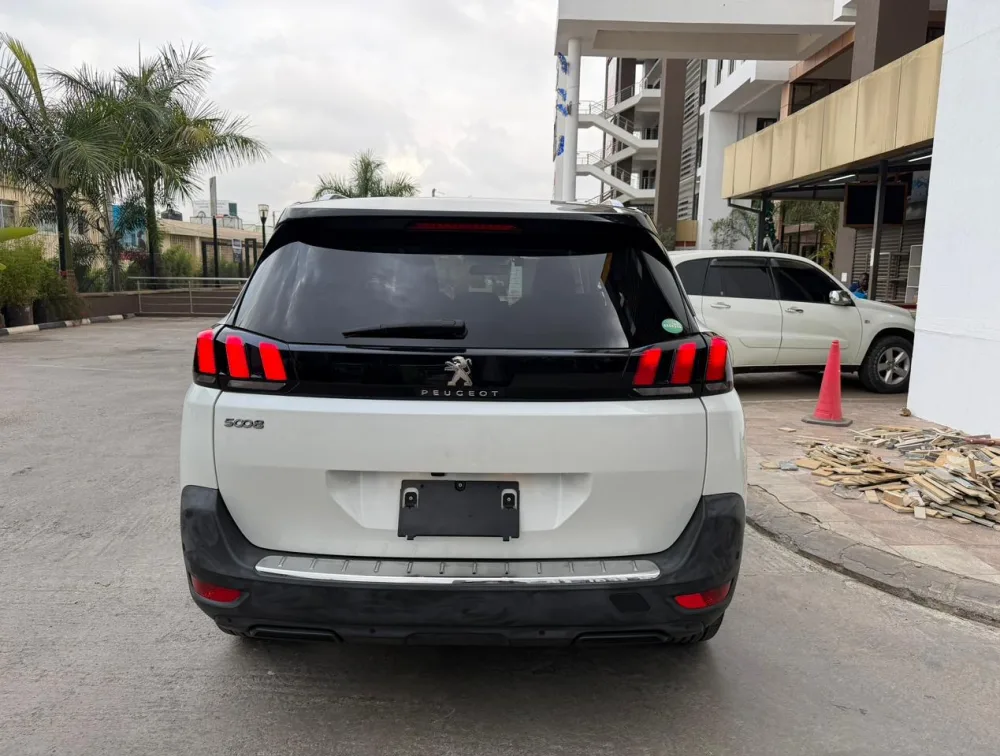 PEUGEOT 5008 ALLURE SUNROOF - PRG Motors Ltd